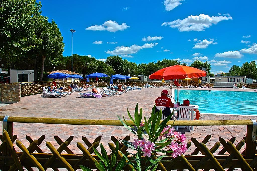 Campeggio Del Garda ペスキエーラ・デル・ガルダ エクステリア 写真
