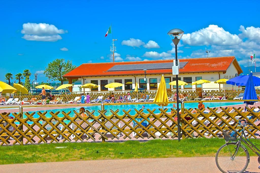 Campeggio Del Garda ペスキエーラ・デル・ガルダ エクステリア 写真