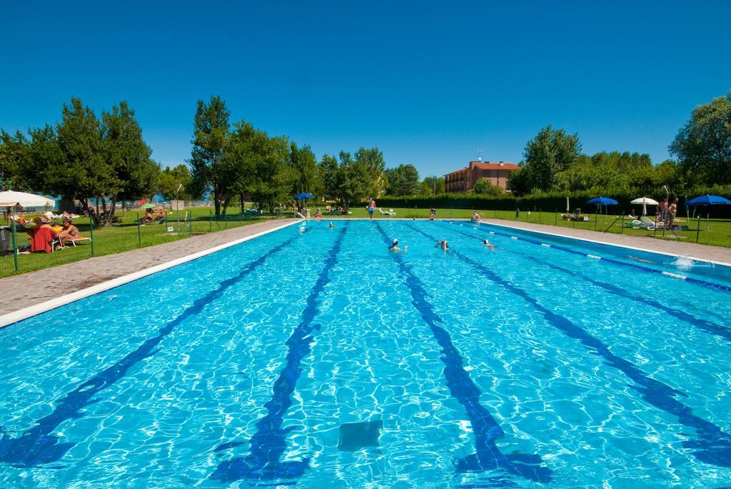 Campeggio Del Garda ペスキエーラ・デル・ガルダ エクステリア 写真